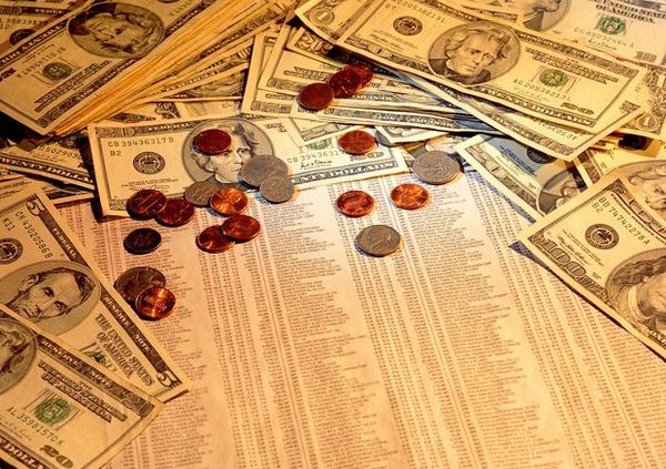 黄金高位震荡静待突破：美联储政策预期与地缘风险成关键