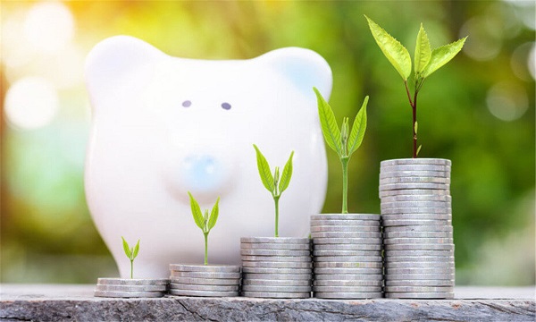 白银价格逼近历史高点，黄金走势呈现分化